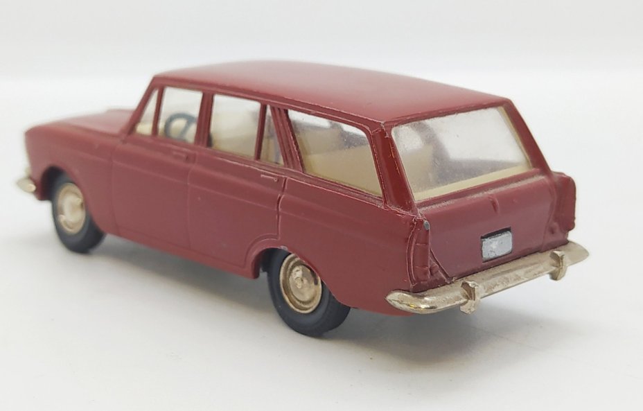 Модель автомобиля «Москвич-426» А3 в масштабе 1:43, Саратовский завод «Тантал»