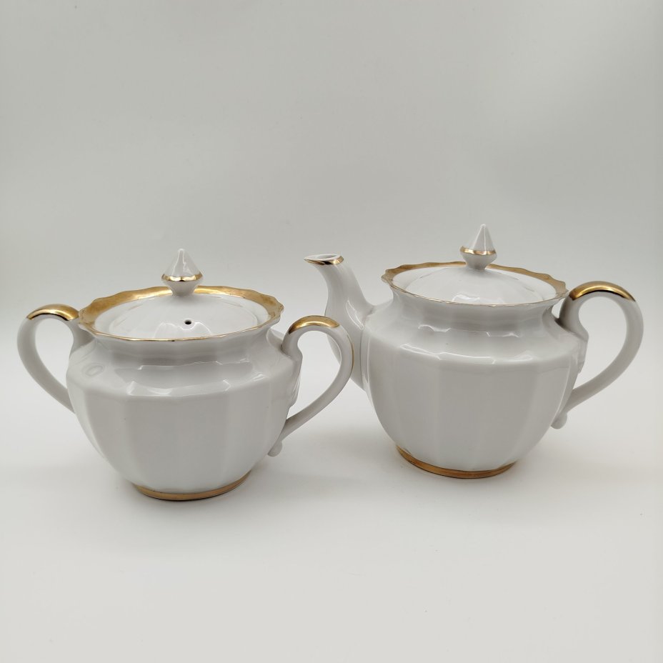 Набор для подачи чая "Золотая лента" (чайник и сахарница), фарфор, золочение, Дмитровский фарфоровый завод (ДФЗ Вербилки), СССР, 1965-1991 гг.