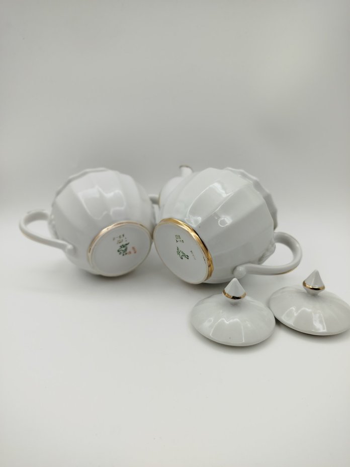 Набор для подачи чая "Золотая лента" (чайник и сахарница), фарфор, золочение, Дмитровский фарфоровый завод (ДФЗ Вербилки), СССР, 1965-1991 гг.