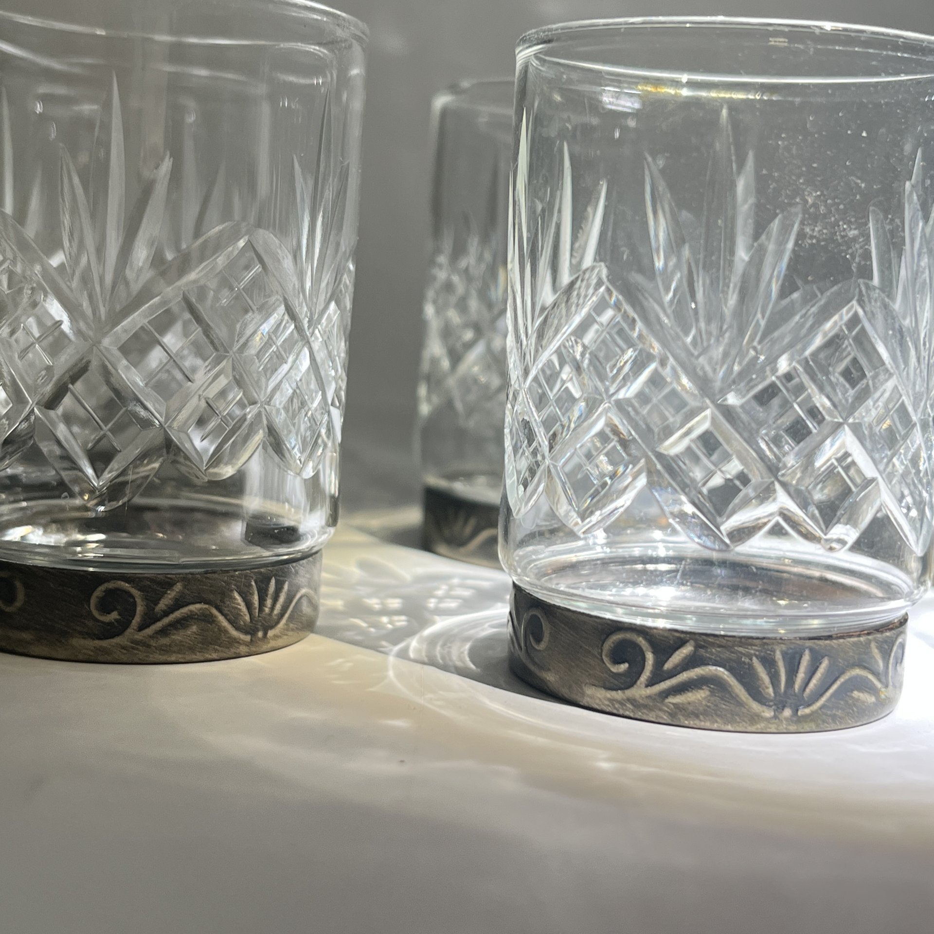 Набор из 6 стопок с металлическим основанием с геометрическим декором, хрусталь, гранение, металл, СССР, 1970-1990 гг.