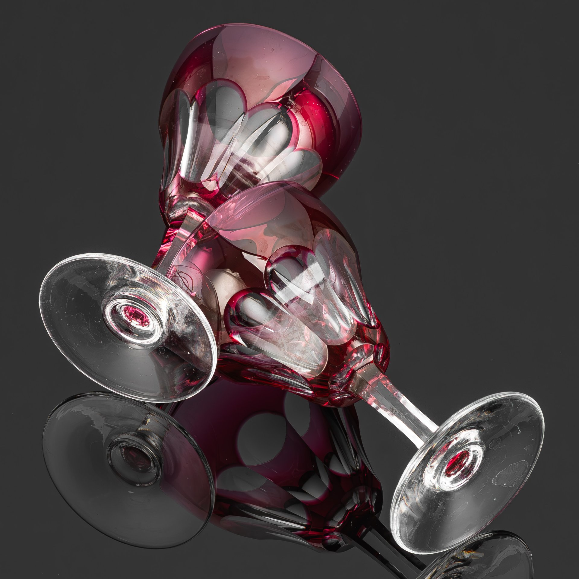 Набор из двух бокалов розового оттенка, Saint Louis (?), хрусталь, нацвет, Франция, 1950-1970 гг.