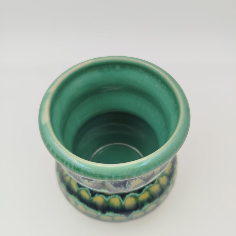 Ваза оригинальной формы, крашенная потечными поливами в сине-желто-зеленой гамме, керамика, глазурь, Львовская керамико-скульптурная фабрика (ЛКСФ), СССР, 1970-1990 гг.