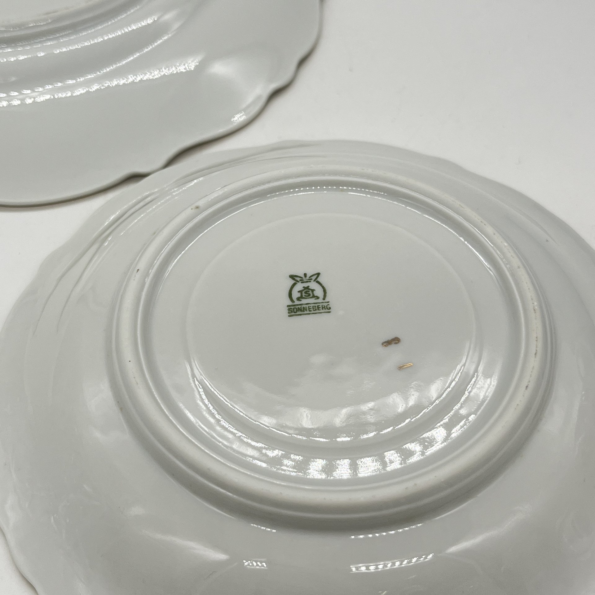 Набор из 2 десертных тарелок из сервиза "Мадонна", фарфор, люстр, золочение, деколь, Sonneberg Porzellan, ГДР, 1950-1970 гг.