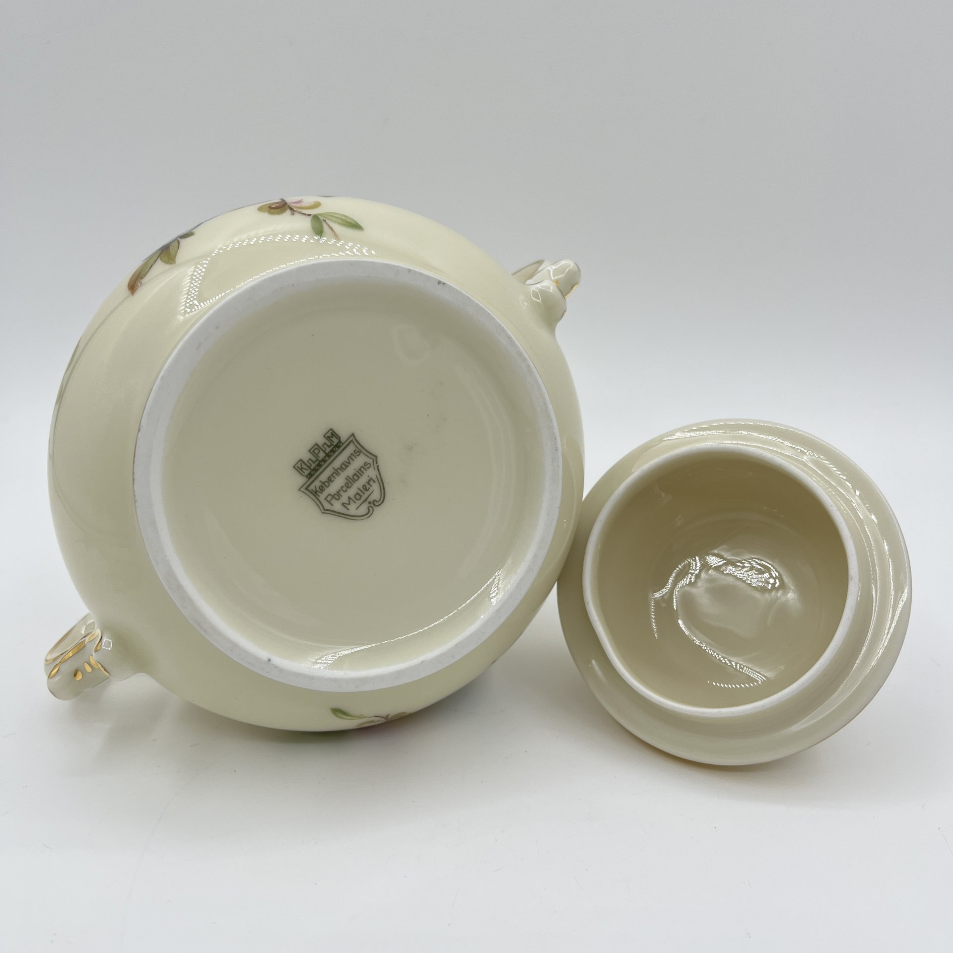 Сахарница с изображением цветущей ветви, Kjøbenhavns Porcellains Maleri (KPM)
