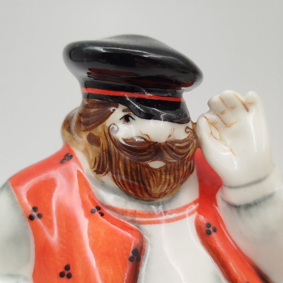 Статуэтка "Купец, подкручивающий ус" (название условное), автор росписи П. Филиппова, Арт-модерн керамика