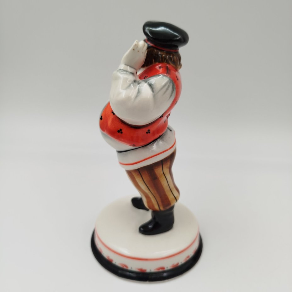 Статуэтка "Купец, подкручивающий ус" (название условное), автор росписи П. Филиппова, Арт-модерн керамика