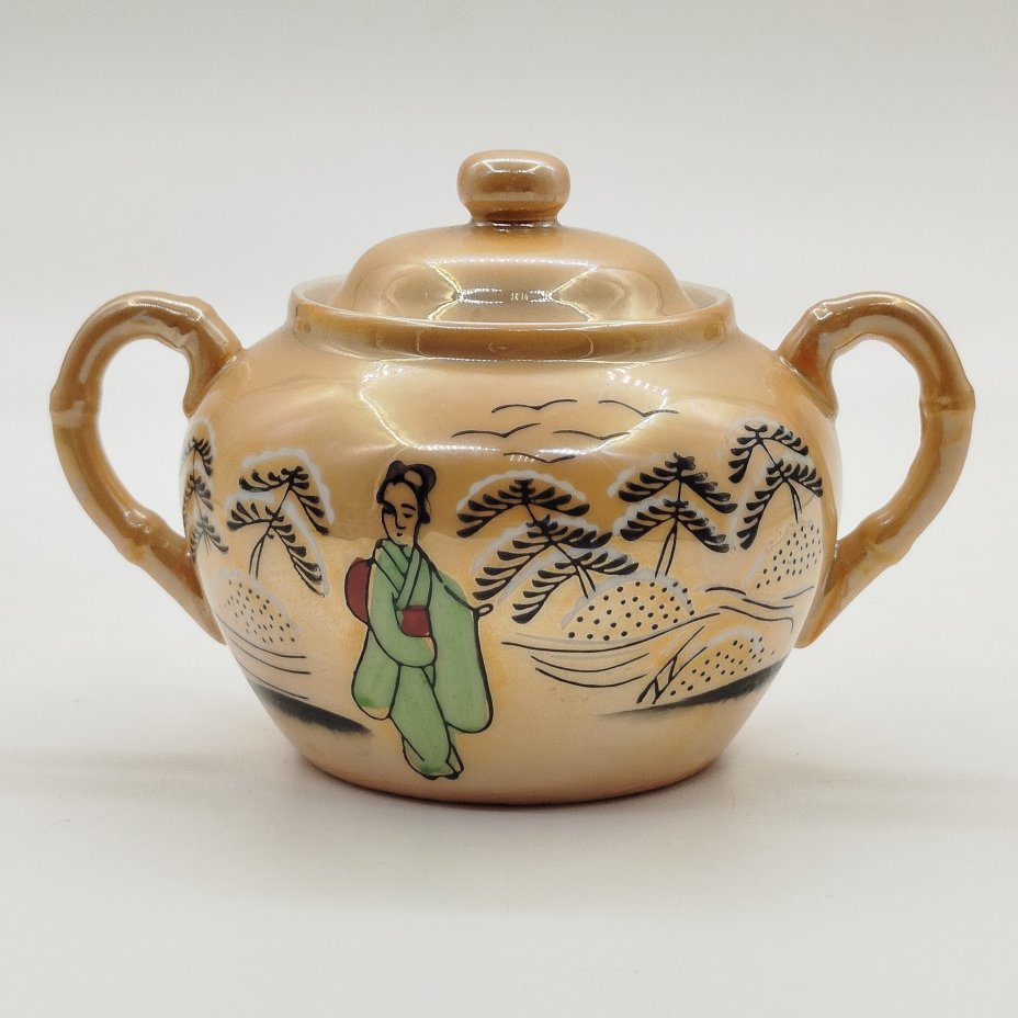 Сахарница с изображением гейши, фарфор, люстр, роспись, Япония, 1950-1970 гг.