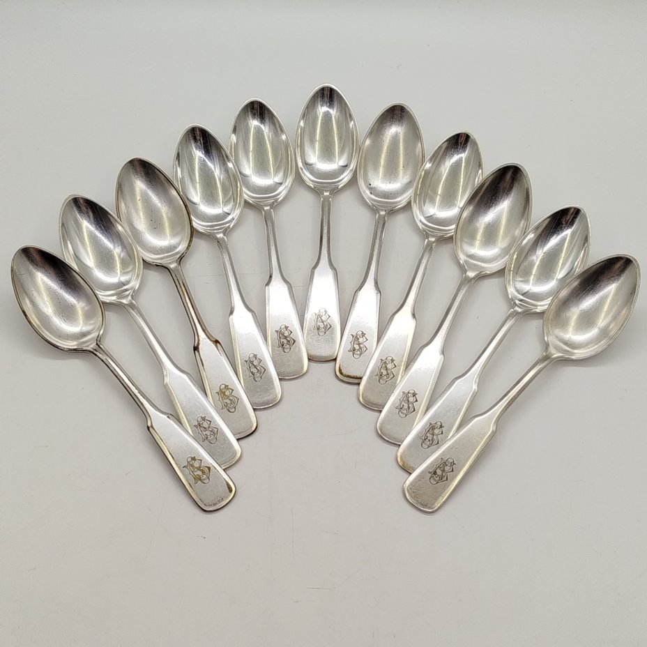 Набор из одиннадцати десертных ложек с монограммами на черенках, металл, серебрение, Fraget (Фабрика серебряных и плакированных изделий Иосифа Фраже), Царство Польское, 1896-1917 гг.