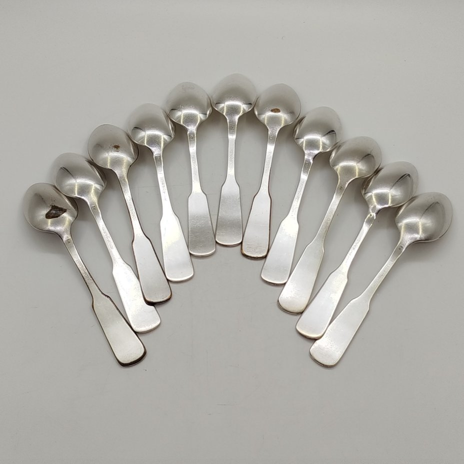 Набор из одиннадцати десертных ложек с монограммами на черенках, металл, серебрение, Fraget (Фабрика серебряных и плакированных изделий Иосифа Фраже), Царство Польское, 1896-1917 гг.