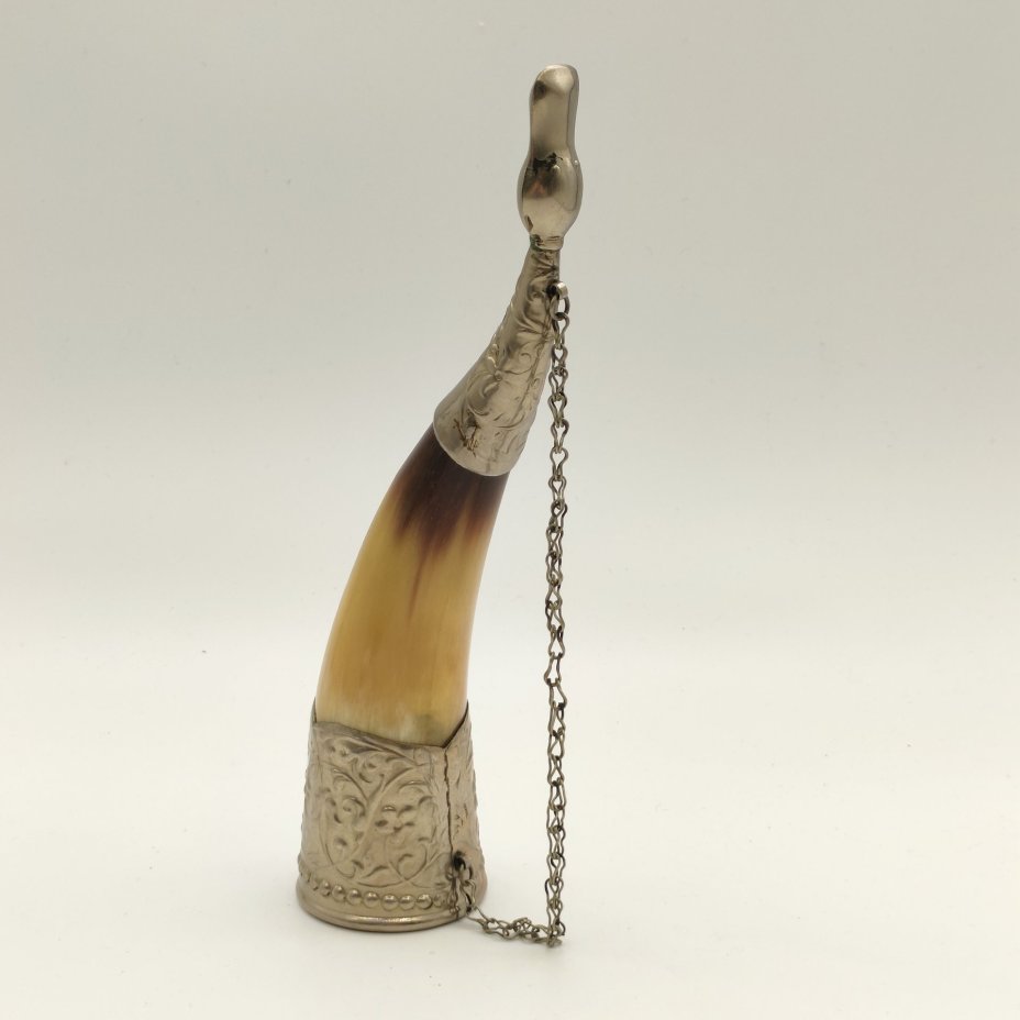 Рог изобилия (кубок для вина) с фигурным навершием