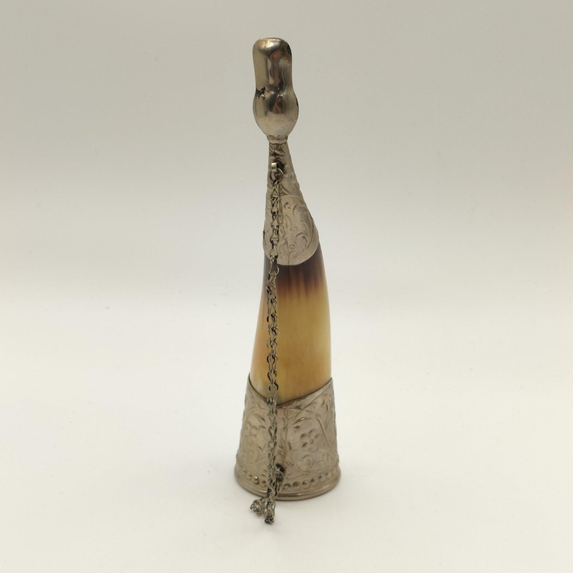 Рог изобилия (кубок для вина) с фигурным навершием