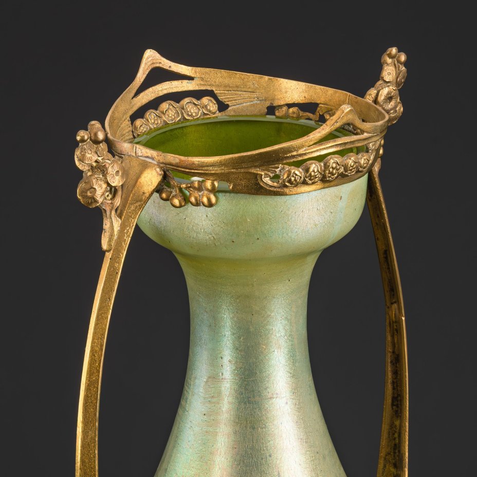 Ваза в стиле модерн с металлической оплеткой Loetz (?)