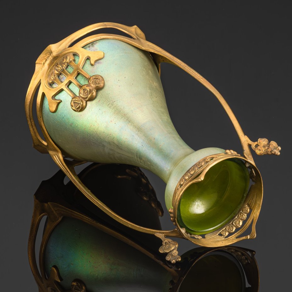 Ваза в стиле модерн с металлической оплеткой Loetz (?)