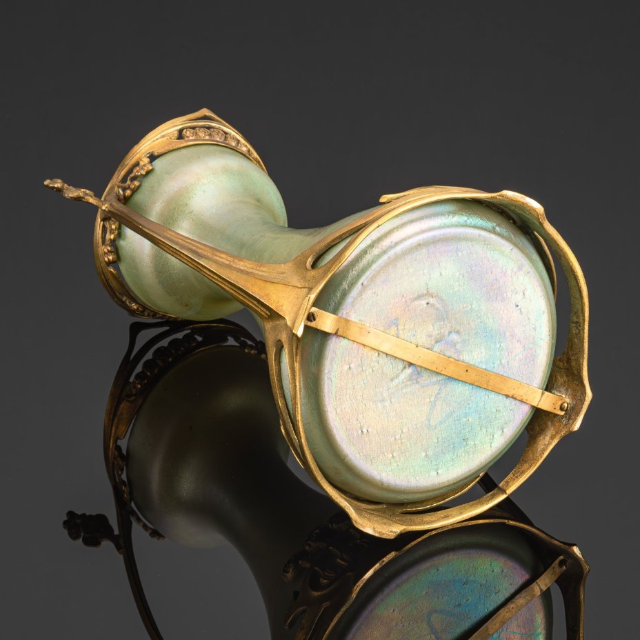 Ваза в стиле модерн с металлической оплеткой Loetz (?)