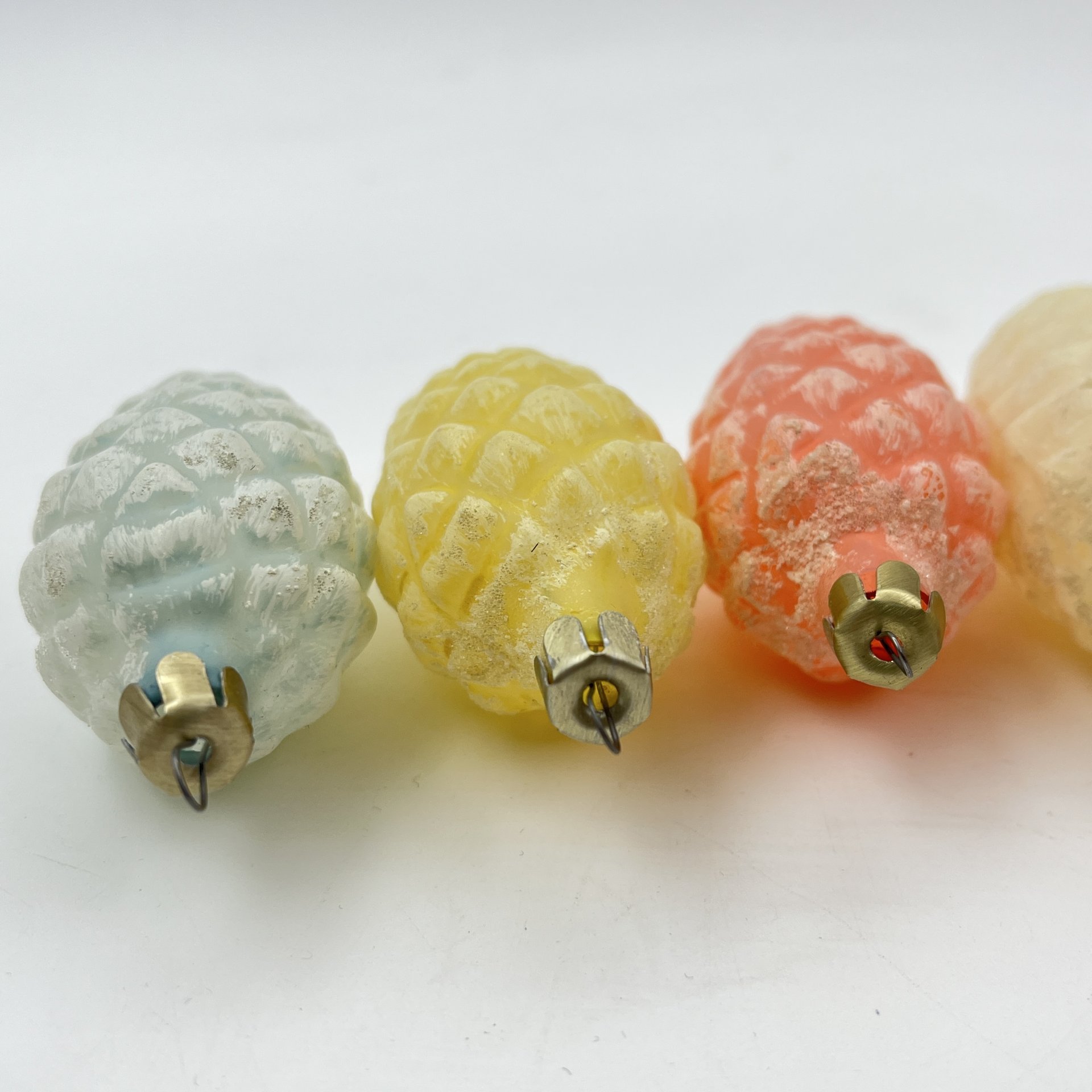 Набор из 6-ти елочных игрушек "Шишки" в коробке, стекло, роспись, Московский завод ёлочных украшений, СССР, 1970-1990 гг.