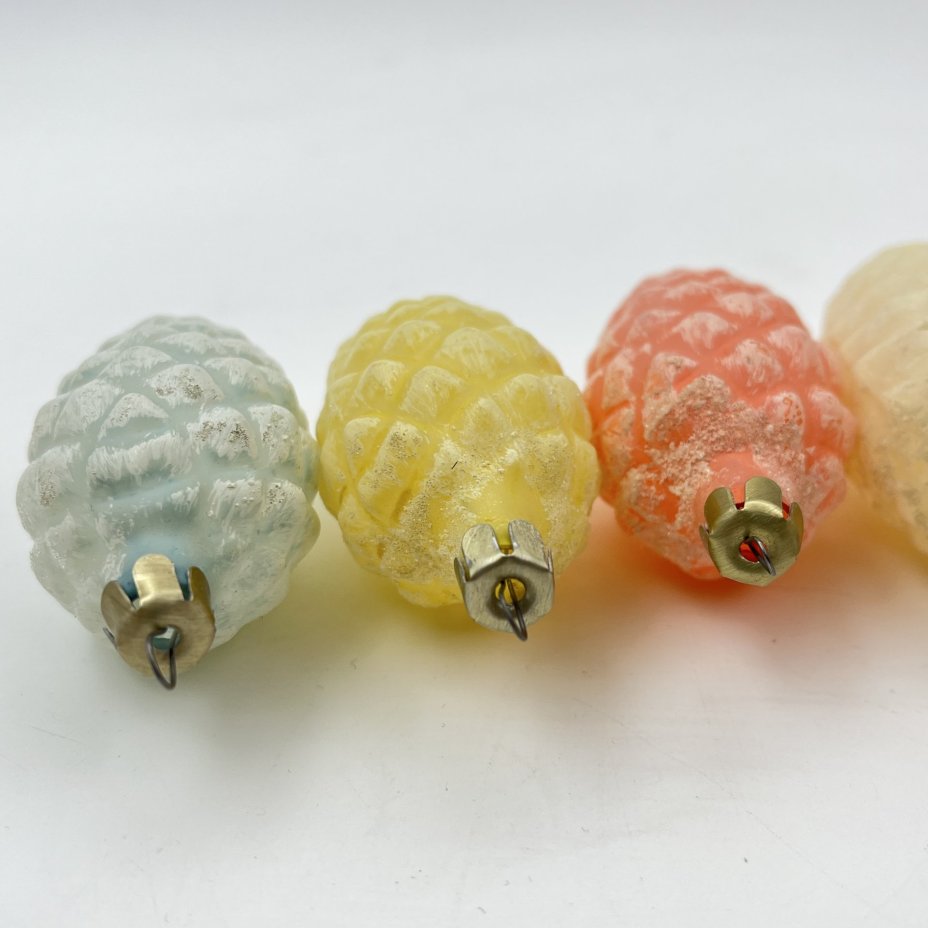 Набор из 6-ти елочных игрушек "Шишки" в коробке, стекло, роспись, Московский завод ёлочных украшений, СССР, 1970-1990 гг.