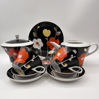 Набор чайный на 2 персоны "Цветы на черном", автор росписи Яснецов В.К. (10 предметов), фарфор, крытье, роспись, золочение, Дулевский фарфоровый завод (Дулёво), СССР, 1966 г.