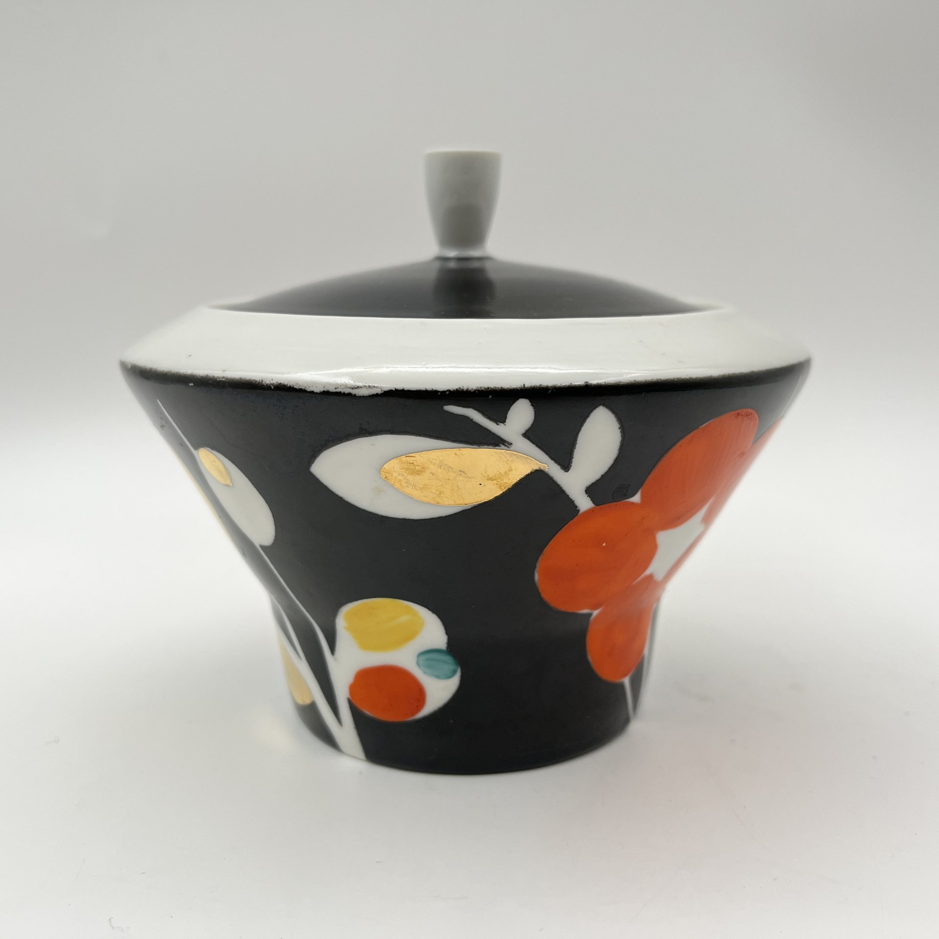 Набор чайный на 2 персоны "Цветы на черном", автор росписи Яснецов В.К. (10 предметов), фарфор, крытье, роспись, золочение, Дулевский фарфоровый завод (Дулёво), СССР, 1966 г.