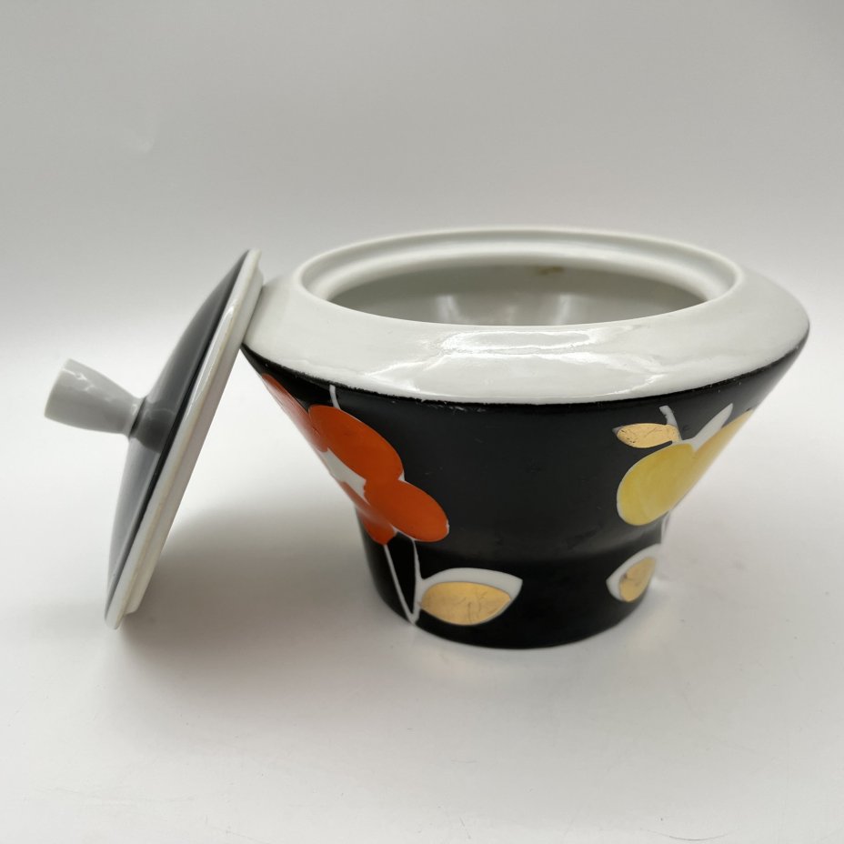 Набор чайный на 2 персоны "Цветы на черном", автор росписи Яснецов В.К. (10 предметов), фарфор, крытье, роспись, золочение, Дулевский фарфоровый завод (Дулёво), СССР, 1966 г.