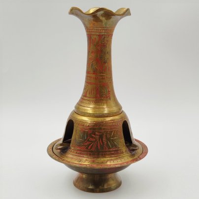 Карандашница вазообразной формы на квадратной подставке