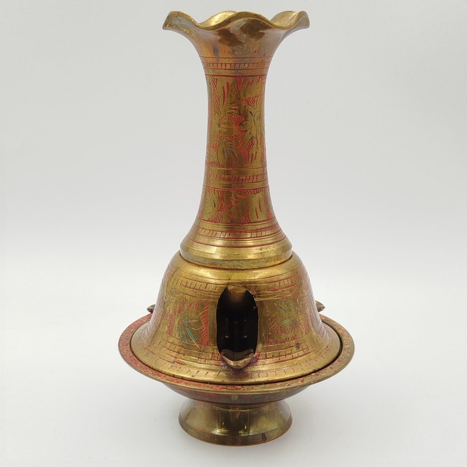 Карандашница вазообразной формы на квадратной подставке