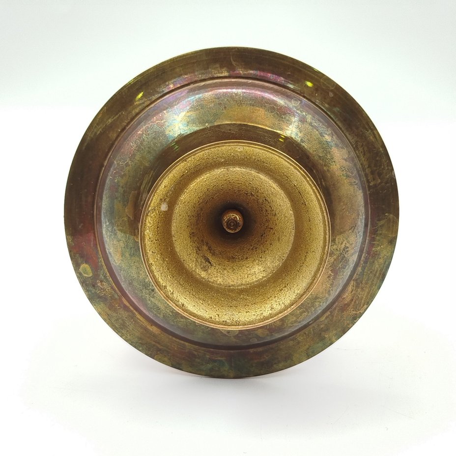 Карандашница вазообразной формы на квадратной подставке