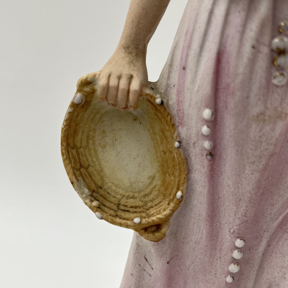 Статуэтка "Дама в розовом"