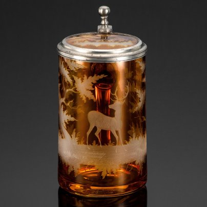 Кружка пивная с изображением оленя, стекло, гранение, резьба, олово, Богемия, 1890-1930 гг.