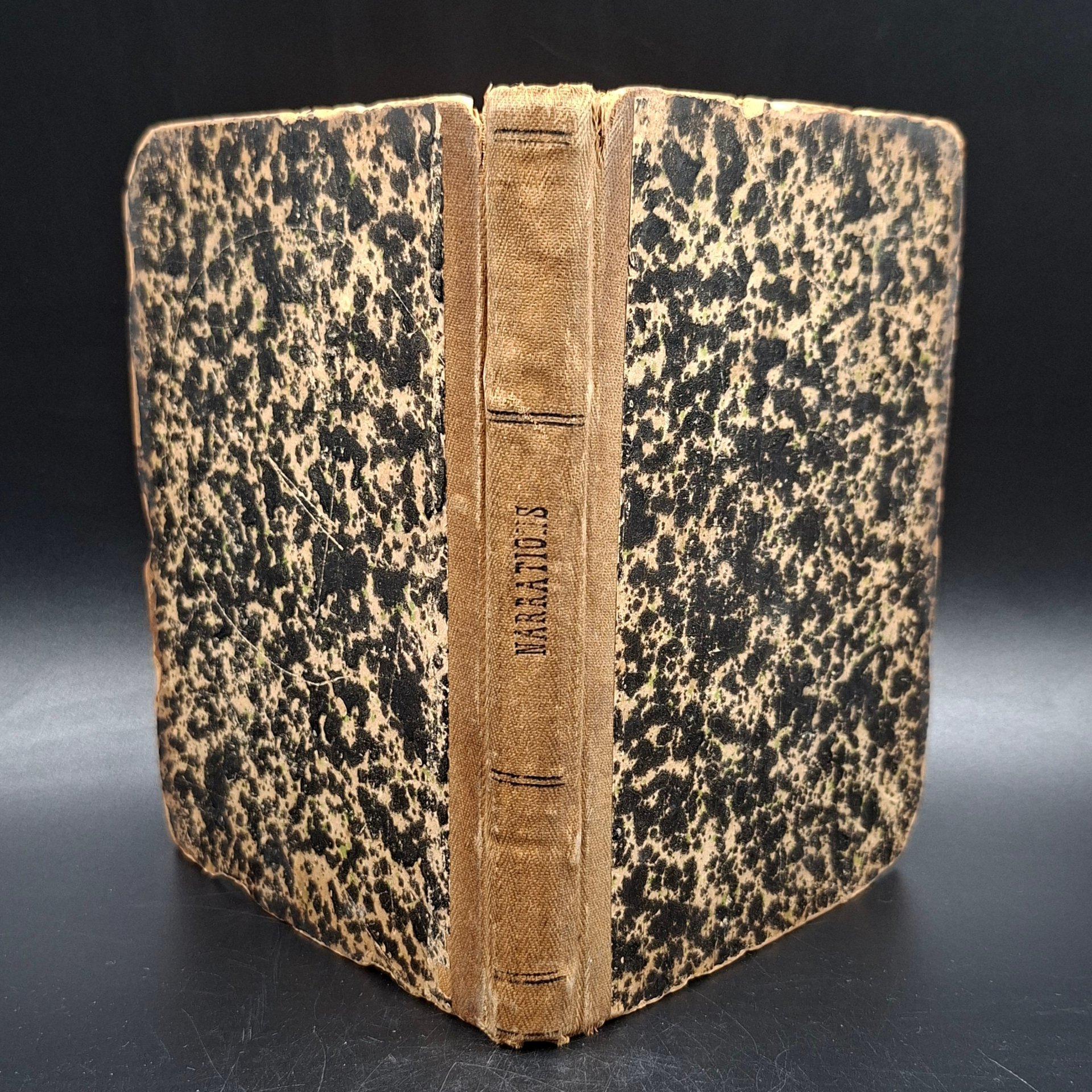 Книга "Narrations et exercices de mémoire en prose et en vers" ("Рассказы и упражнения на запоминание в прозе и стихах"), на французском языке