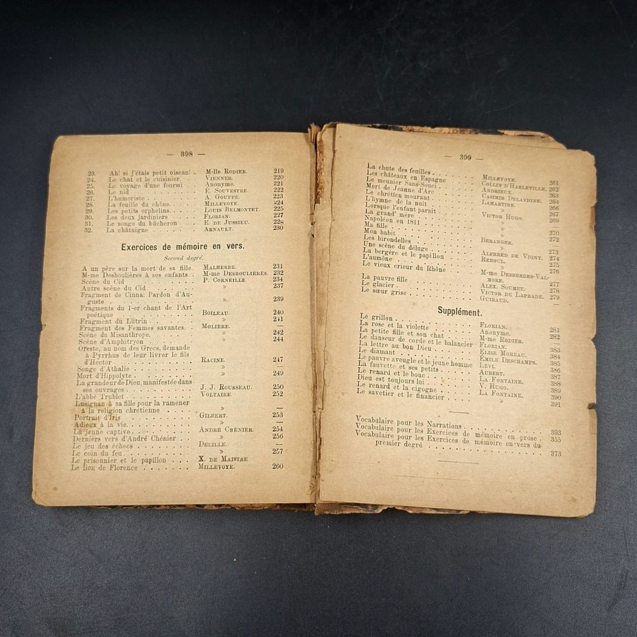 Книга "Narrations et exercices de mémoire en prose et en vers" ("Рассказы и упражнения на запоминание в прозе и стихах"), на французском языке
