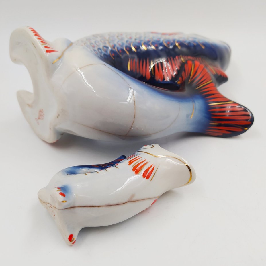 Набор для крепких напитков "Рыба" (штоф и 6 стопок), автор А.Д. Барамидзе, фарфор, роспись, золочение, Городницкий фарфоровый завод, СССР, 1960-1970 гг.