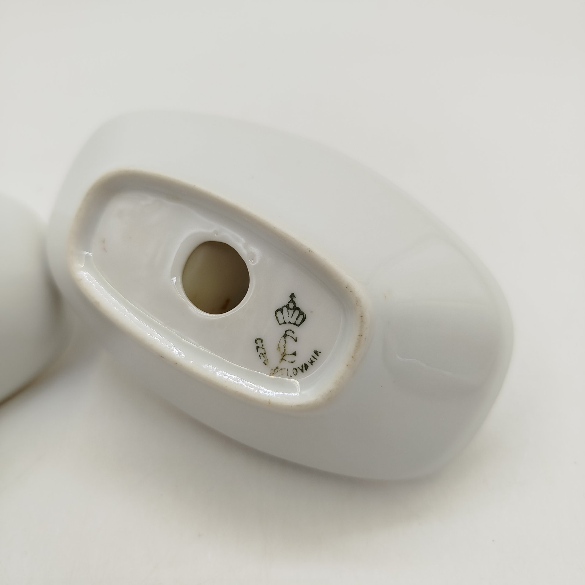 Набор из двух менажниц на две секции с растительным декором, фарфор, деколь, золочение, Concordia Lesov, Чехословакия, 1970-1991 гг.