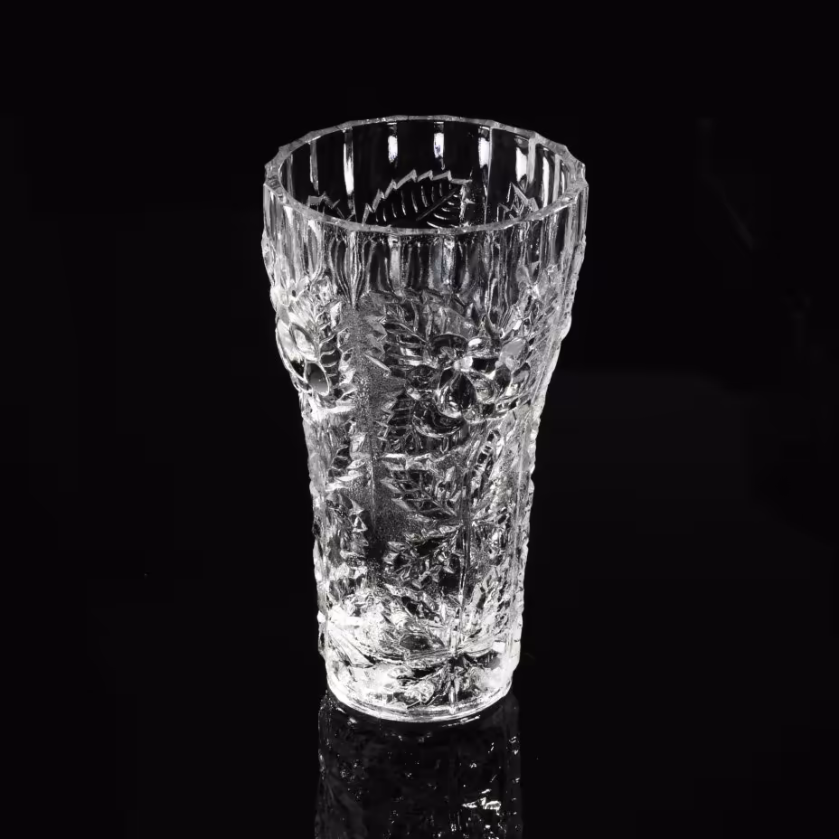 Ваза с цветочным декором