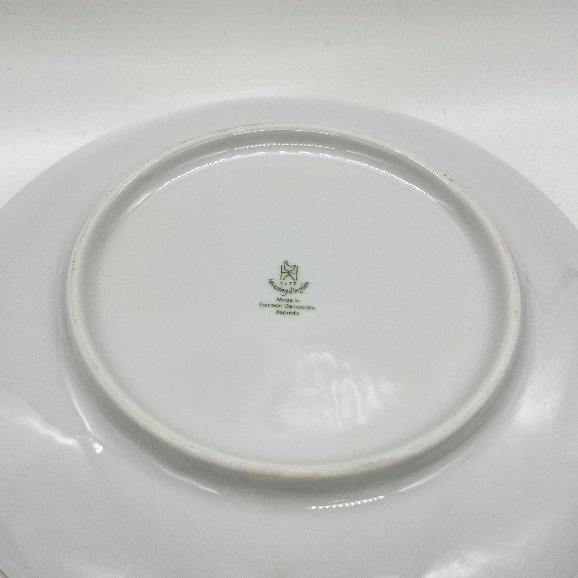 Набор из десертной тарелки и 2 блюдец с цветочным декором, фарфор, деколь, золочение, Graf Von Henneberg Porzellan, 1777 Jlmenau, ГДР, 1972-1977 гг.