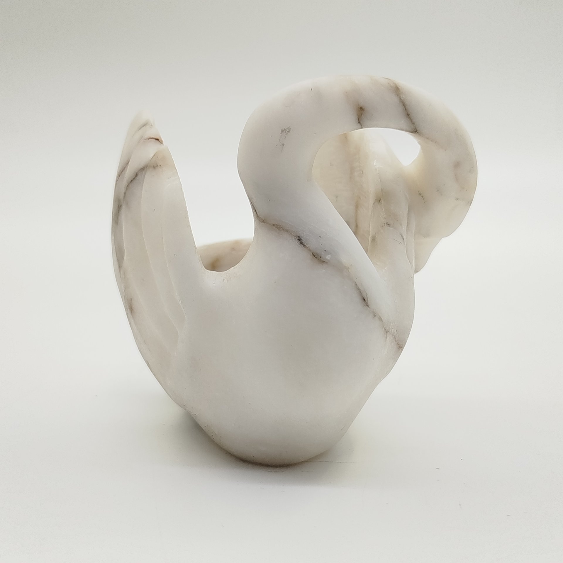 Кашпо "Мраморный лебедь", мрамор, резьба, СССР, 1950-1980 гг.