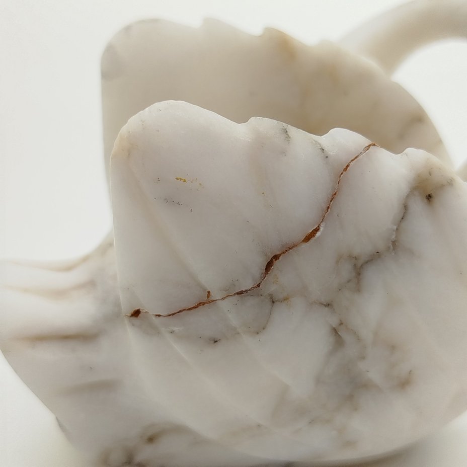 Кашпо "Мраморный лебедь"