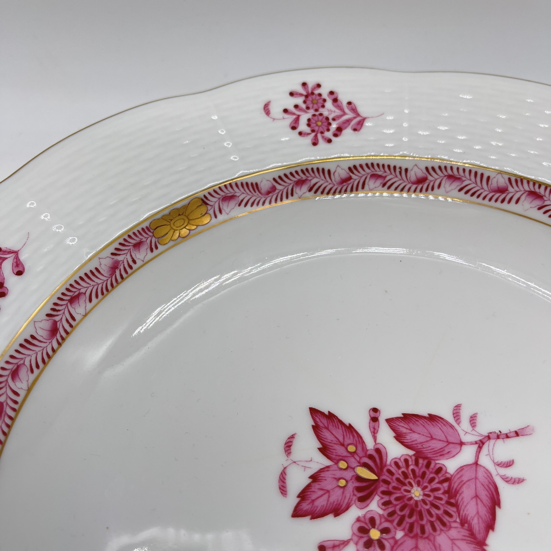 Тарелка суповая, выполненная в фирменном дизайне "Chinese Bouquet/Apponyi Purpur", Herend (Херенд)