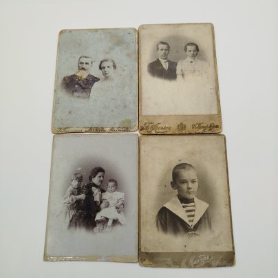 Набор из четырех семейных кабинет-портретов (фотографий)