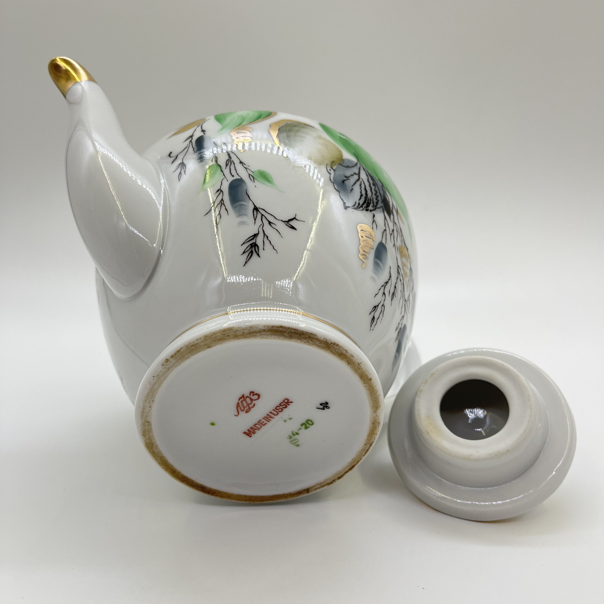 Чайник заварочный "Берёзка" (крышка в подборе), фарфор, золочение, роспись, Ленинградский фарфоровый завод (ЛФЗ), СССР, 1970-1986 гг.
