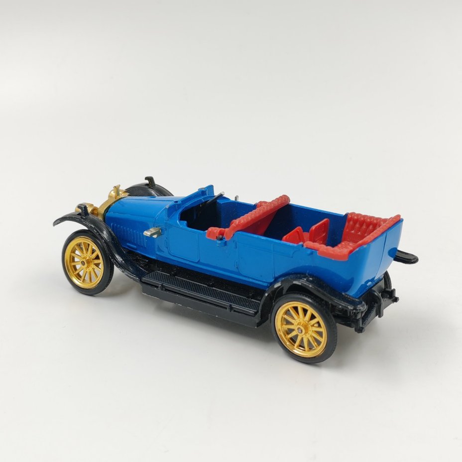 Модель автомобиля в масштабе 1:43 "Руссо-Балт С24-40"