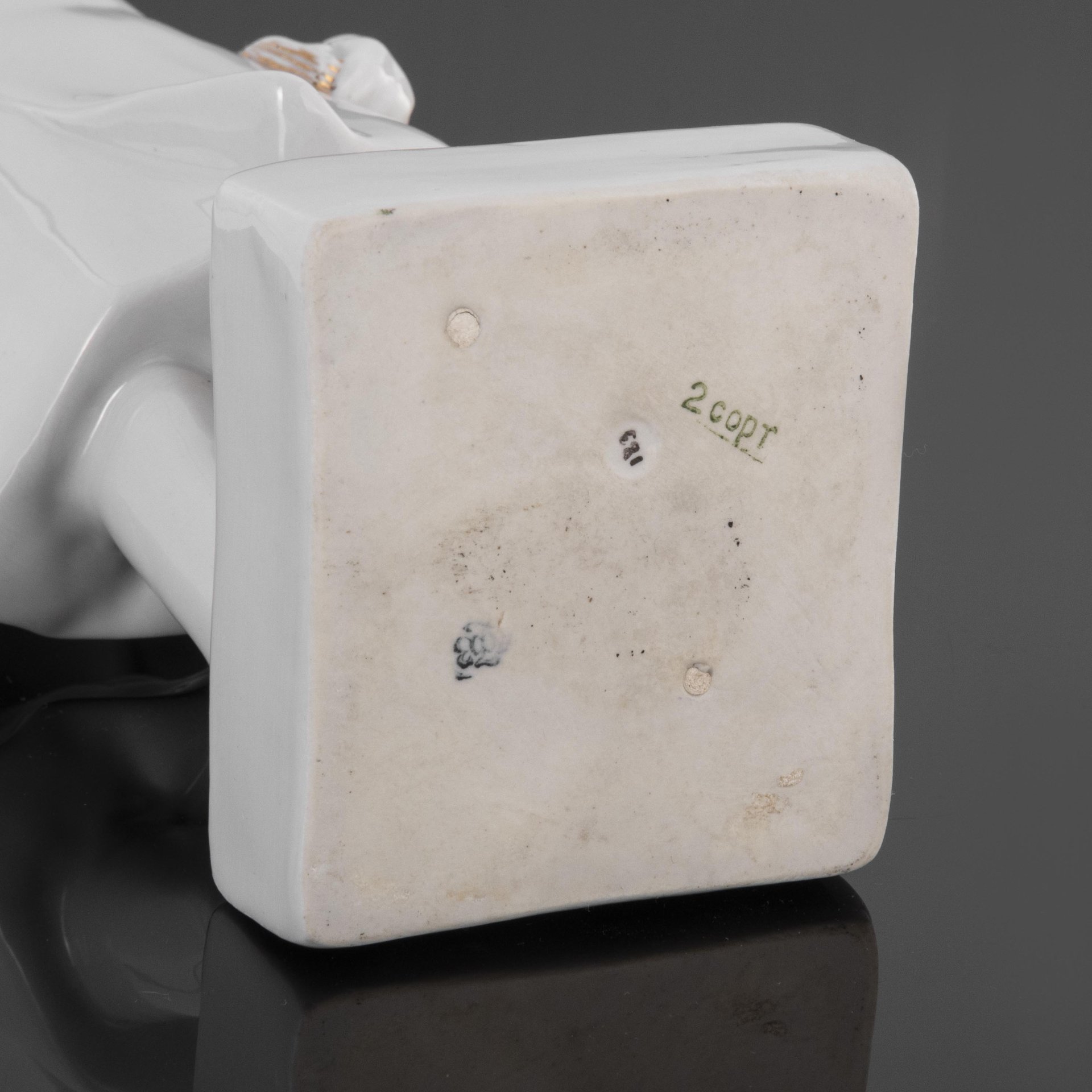 Статуэтка "Пушкин на прогулке", скульптор Н.Я. Данько, Ленинградский фарфоровый завод (ЛФЗ)