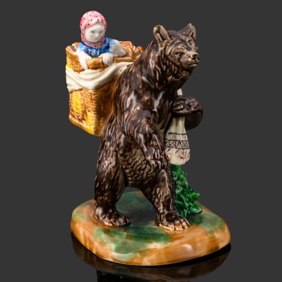 Статуэтка «Маша и медведь», скульптор Визин Э.П., фаянс, роспись, Конаковский фаянсовый завод им. М.И. Калинина (ЗиК Конаково), СССР, 1958 г.