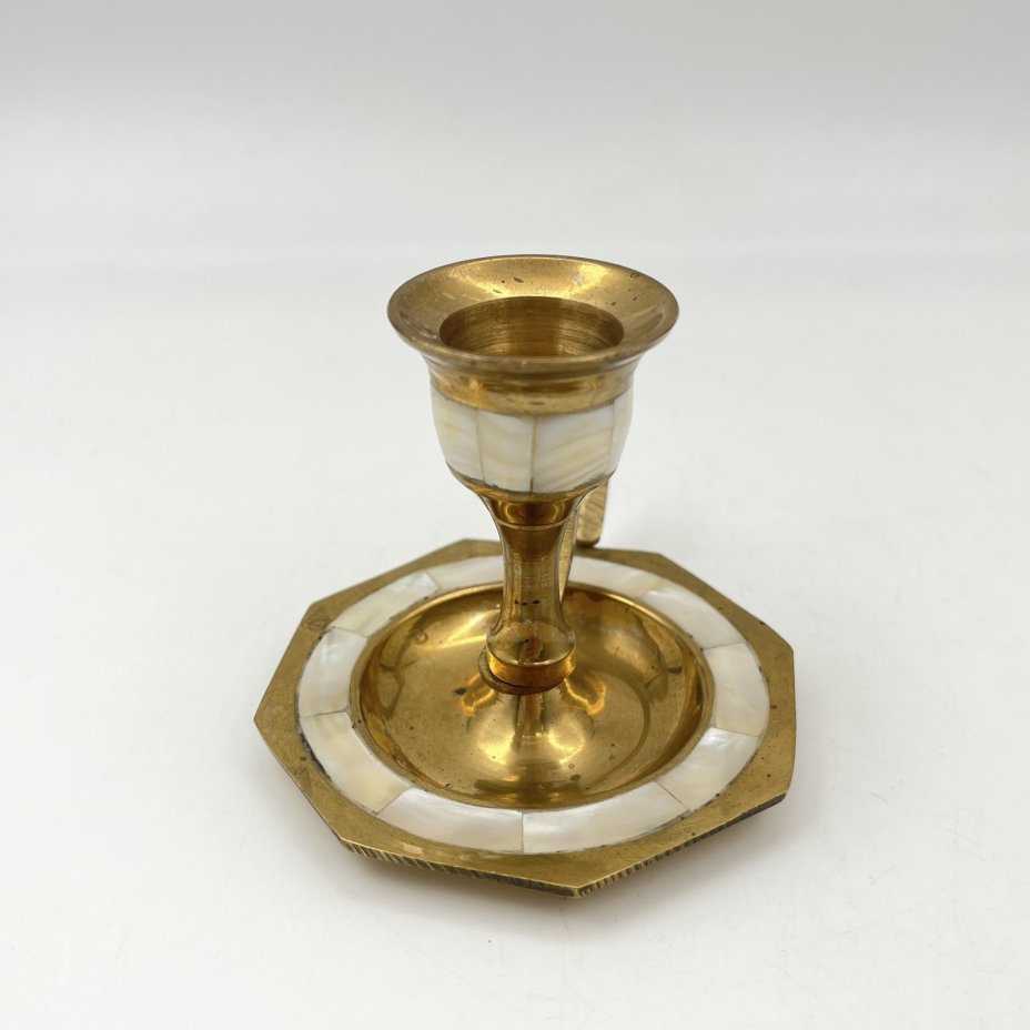 Подсвечник переносной на одну свечу, украшенный перламутровыми вставками