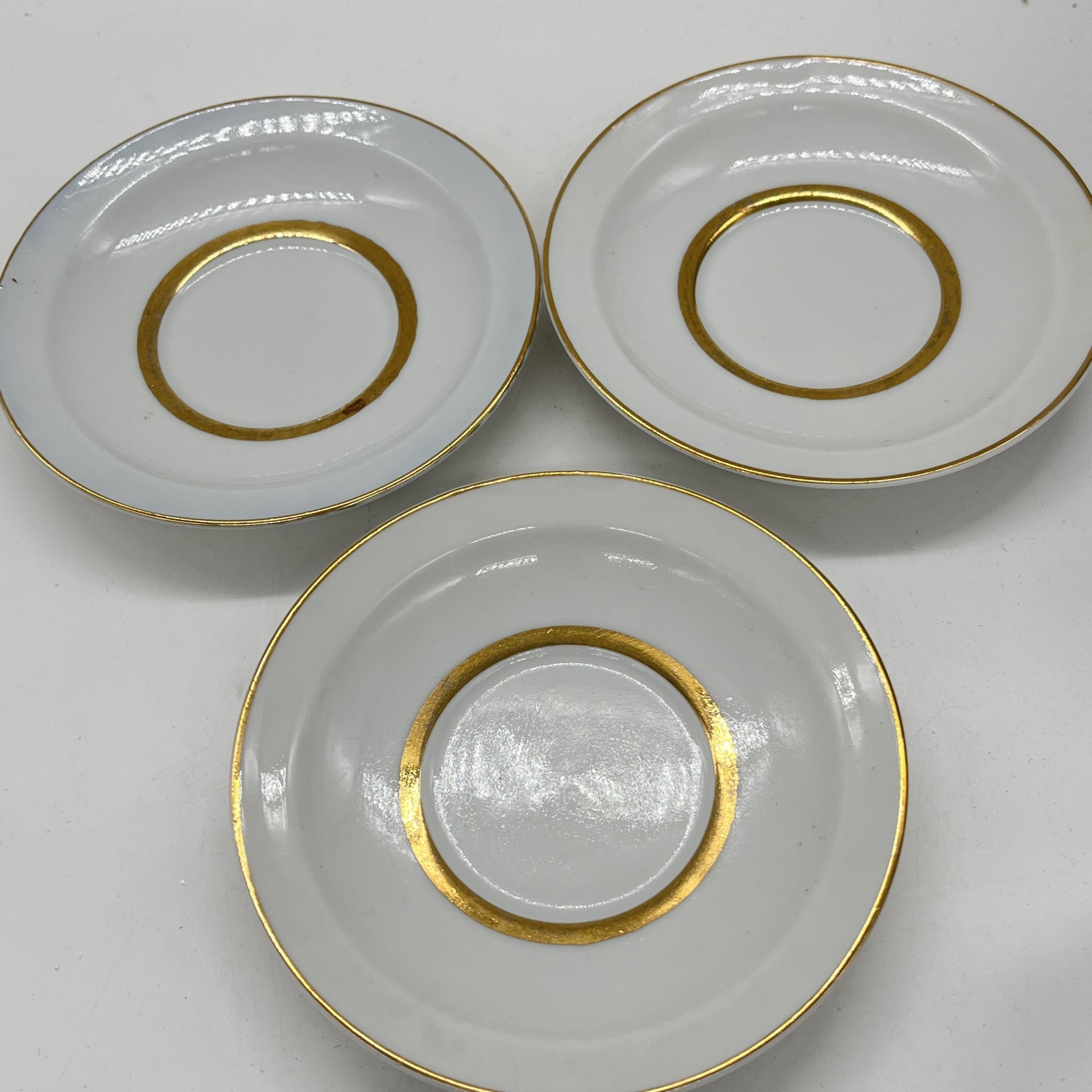Три блюдца с золотой каймой, фарфор, золочение, Ленинградский фарфоровый завод (ЛФЗ), СССР, 1960-1980 гг.