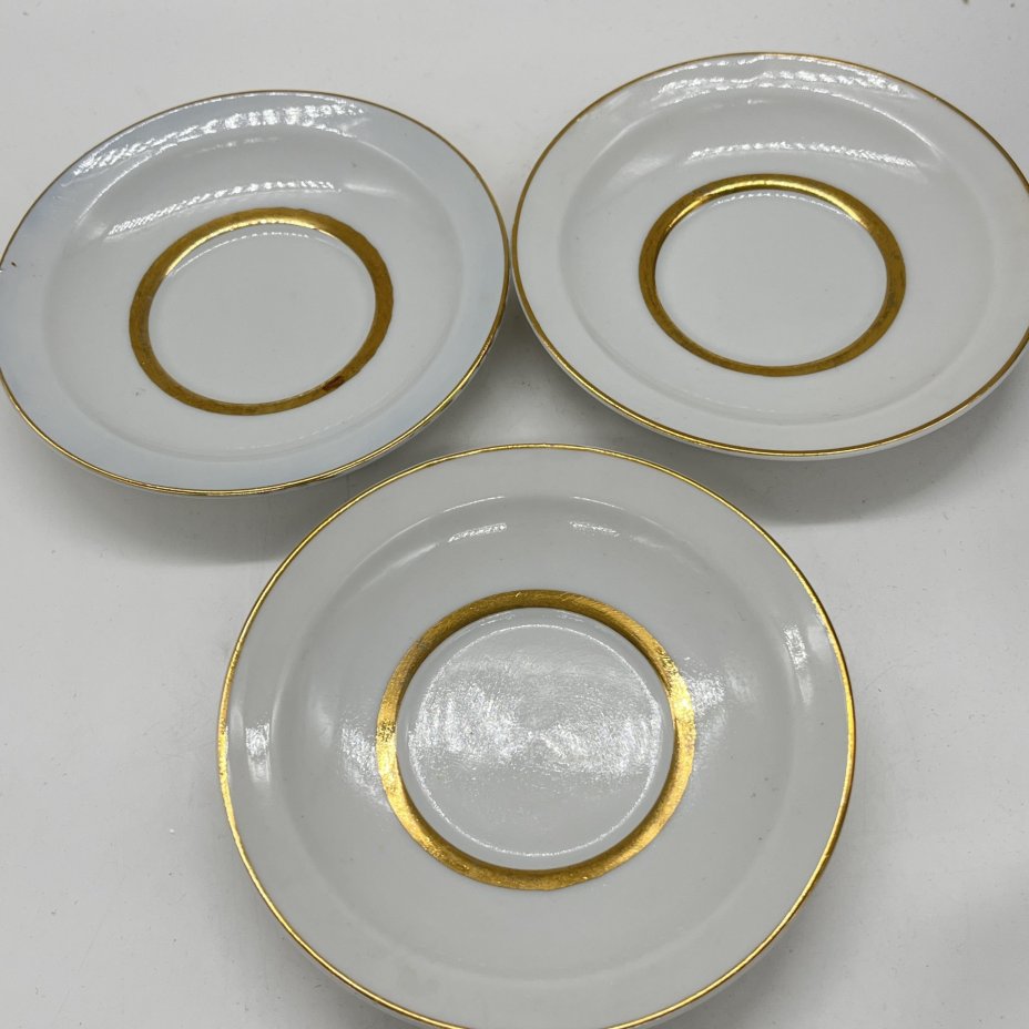 Три блюдца с золотой каймой, фарфор, золочение, Ленинградский фарфоровый завод (ЛФЗ), СССР, 1960-1980 гг.