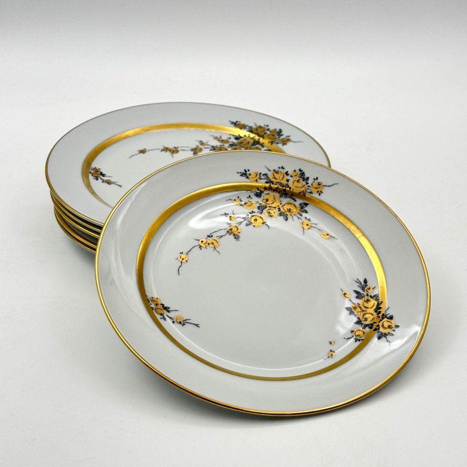 Набор из шести пирожковых тарелок с цветочным декором золотистого цвета, фарфор, деколь, золочение, Graf Von Henneberg Porzellan, 1777 Jlmenau, ГДР, 1973-1977 гг.
