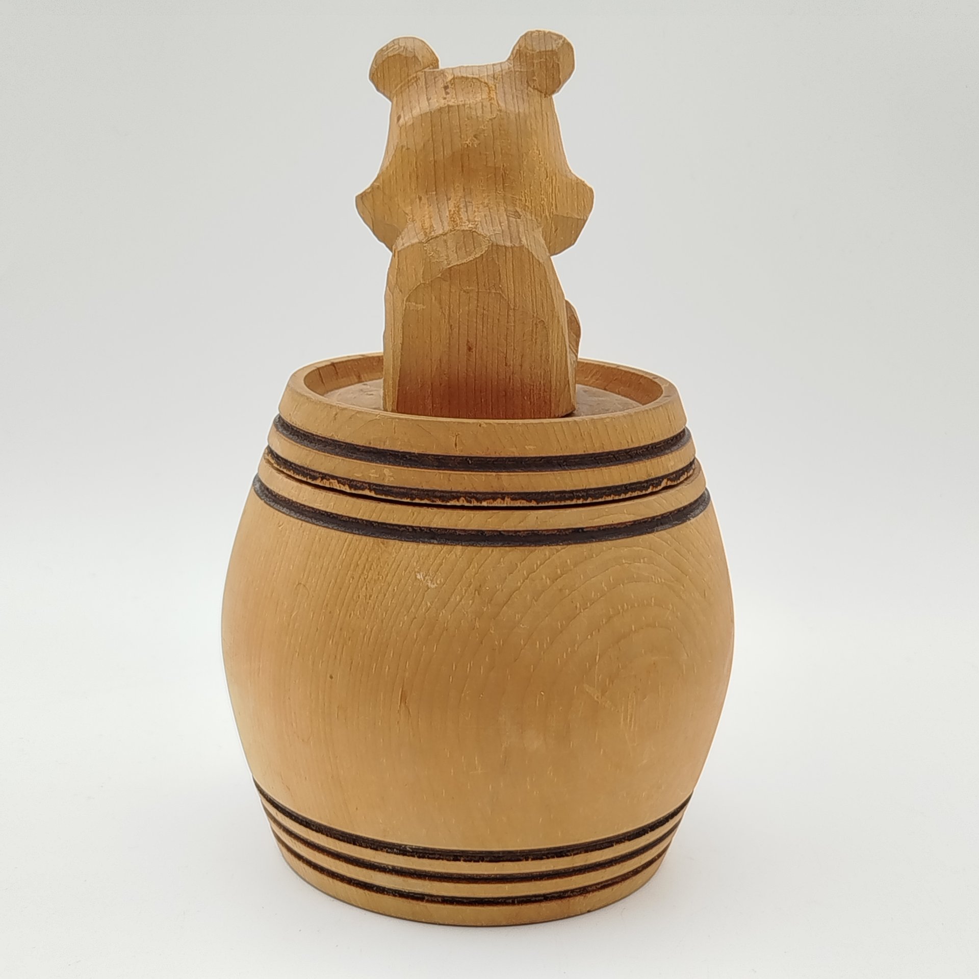 Бочонок для хранения меда (медовница) с мишкой на крышке, дерево, резьба, Российская Федерация, 1990-2000 гг.