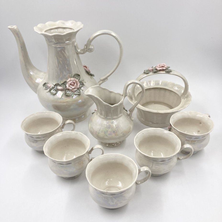 Сервиз на 5 персон с лепным декором (сахарница/конфетница, чайник, молочник, 5 чашек), фарфор, люстр, СССР, 1970-1990 гг.