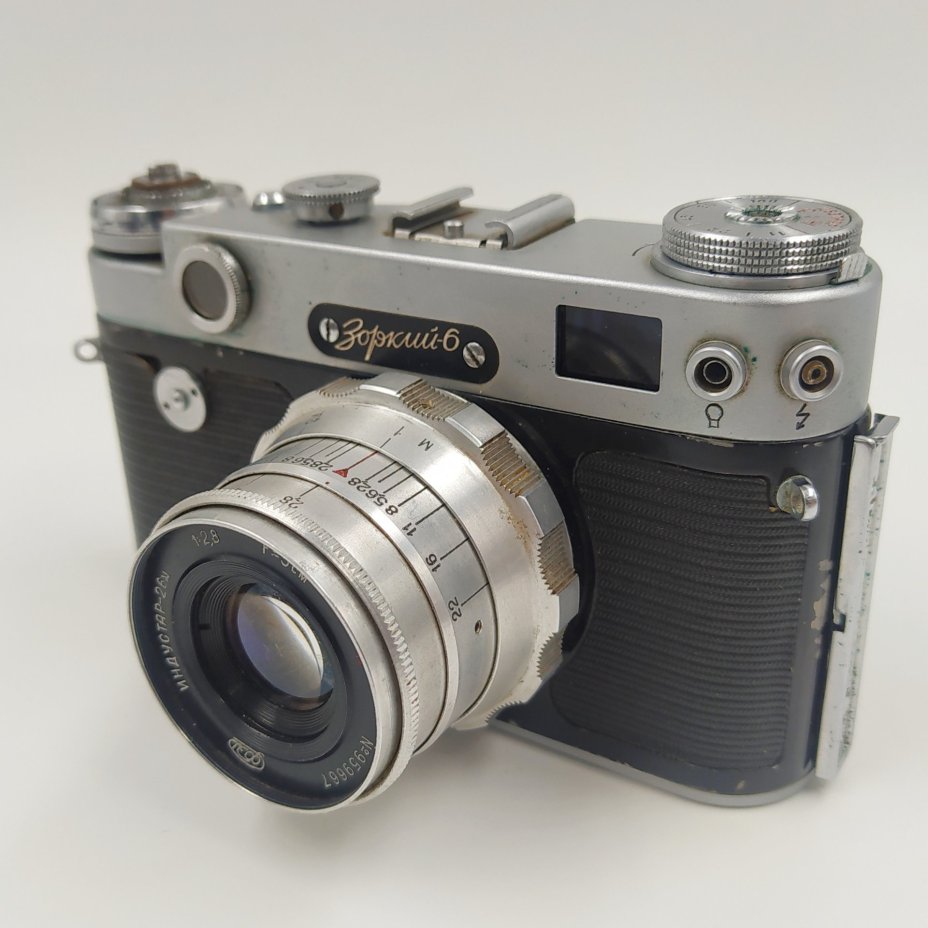 Фотоаппарат "Зоркий-6" с объективом "Индустар-26м" в оригинальном кофре, Красногорский механический завод (КМЗ)