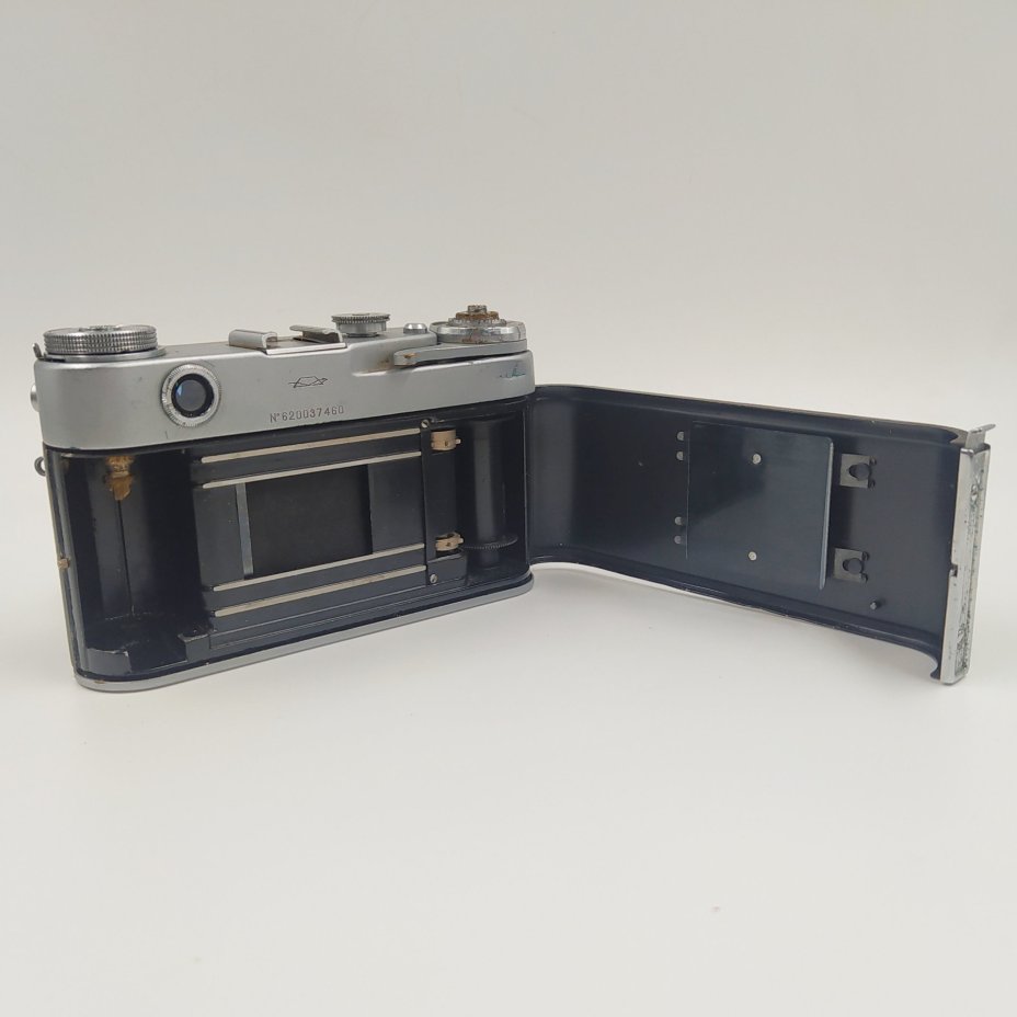 Фотоаппарат "Зоркий-6" с объективом "Индустар-26м" в оригинальном кофре, Красногорский механический завод (КМЗ)